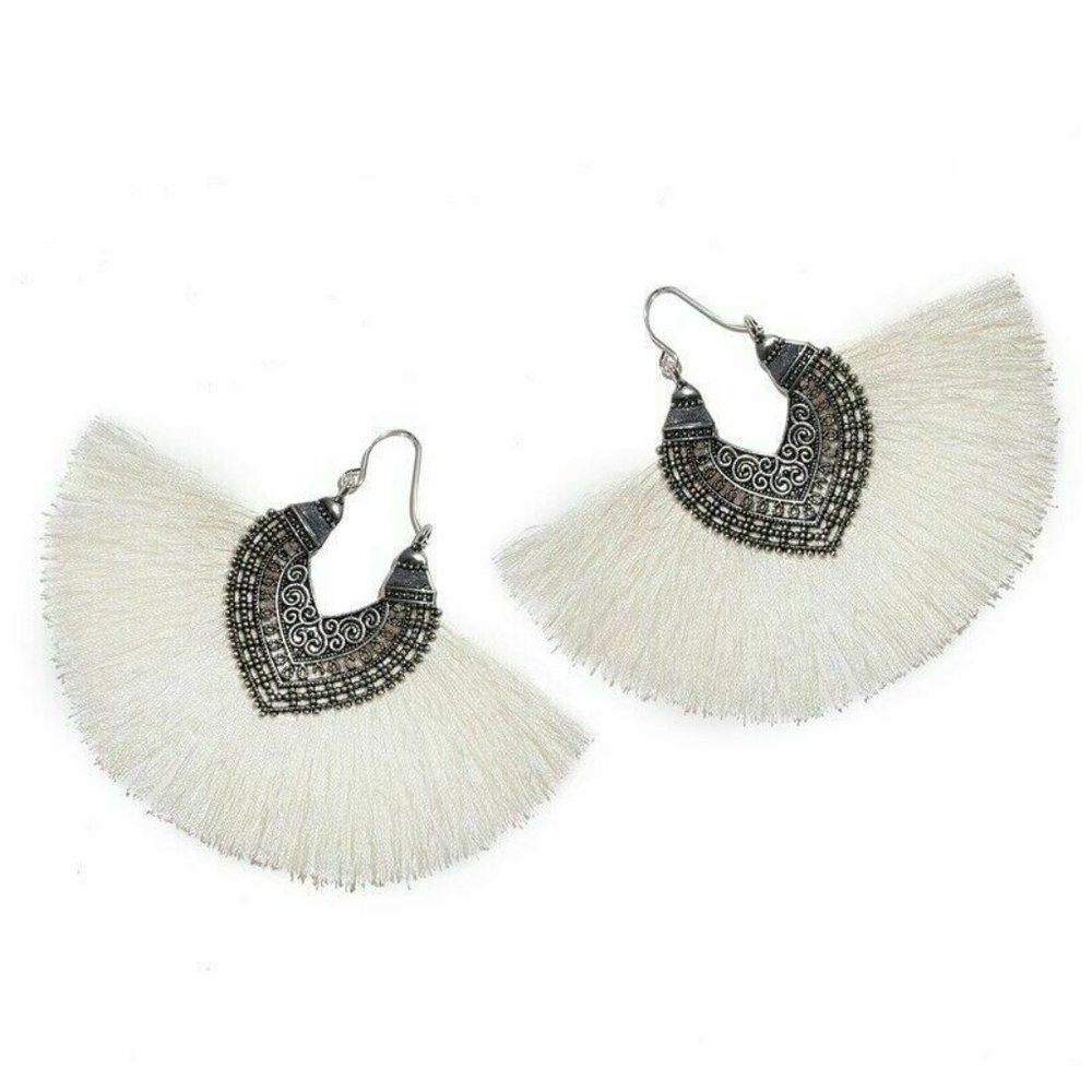 BRAND NEW ** BEAUTIFUL BOHO HOOP EARRINGS